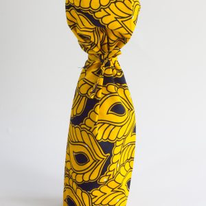 Bottlepouch with a black and yellow floral pattern.